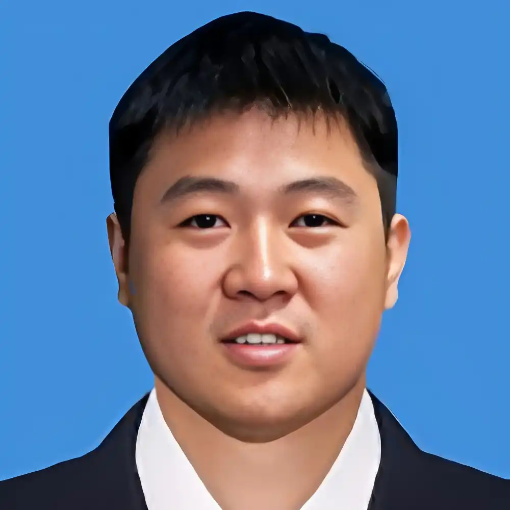 孔站权 